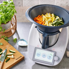 Vorwerk Thermomix TM6 Weiß + Transporttrolley Gut