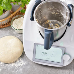 Vorwerk Thermomix TM6 Weiß + Transporttrolley Gut